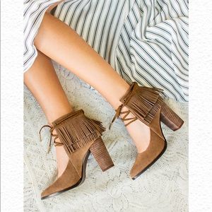 Joyfolie Farrah Fringe Shoes Size 7 Adult